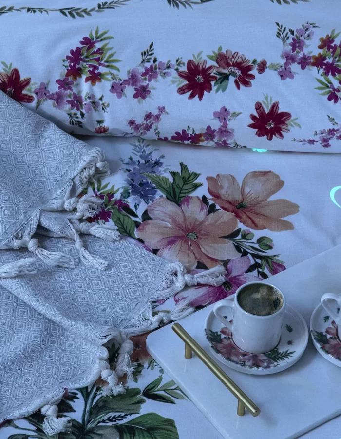 Taç Petunia Ranforce Çift Kişilik Throwlu Nevresim Seti Pembe (2025 Anneler Günü Özel Nevresimi)